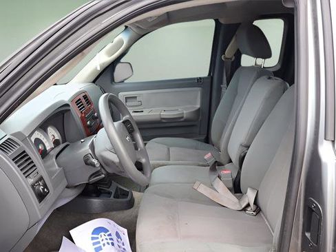 Used 2005 Dodge Dakota SLT w/ Interior Convenience Group RWD image 19