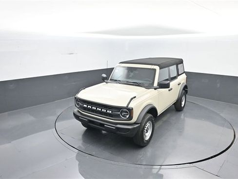 New 2025 Ford Bronco 4-Door image 20