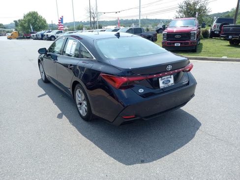 Used 2021 Toyota Avalon XLE FWD image 5