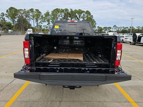 Used 2022 Ford F250 XLT w/ Black Appearance Package image 9