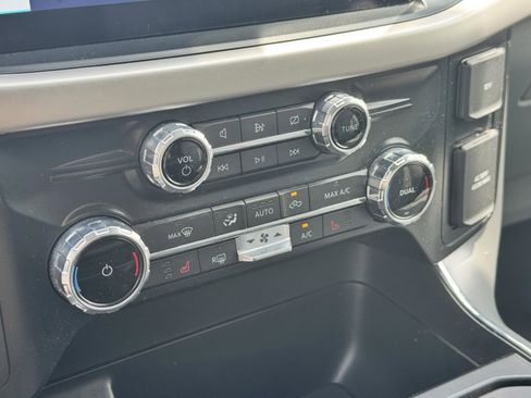 Used 2022 Ford F150 XLT w/ Equipment Group 302A High AWD/4WD image 19