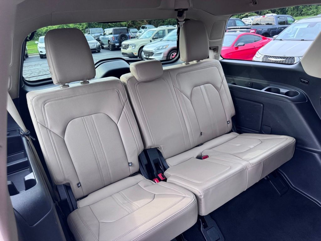 Used 2024 Ford Expedition Limited AWD/4WD image 30
