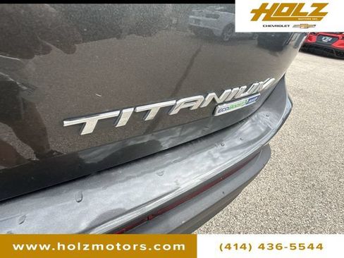Used 2018 Ford Edge Titanium w/ Equipment Group 301A AWD/4WD image 33