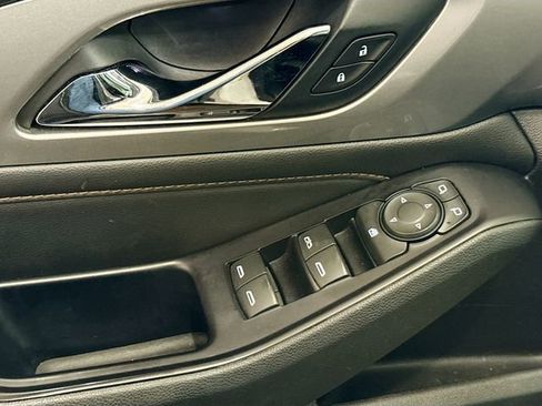 Used 2018 Chevrolet Traverse LT image 19