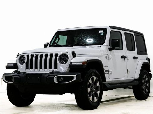 Used 2018 Jeep Wrangler Unlimited Sahara image 3