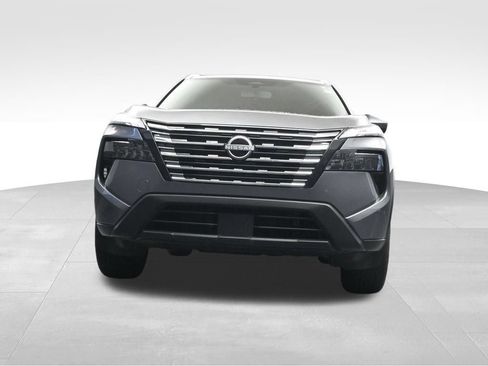 Used 2025 Nissan Rogue SV w/ SV Premium Package FWD image 17