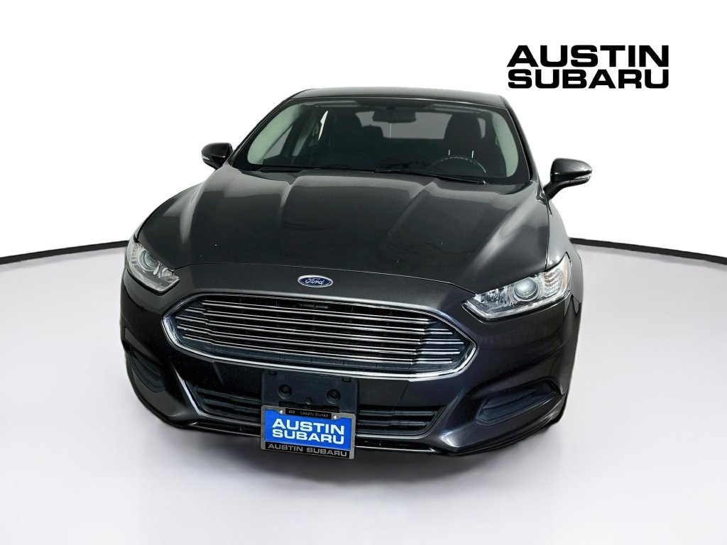 Used 2016 Ford Fusion SE FWD image 2