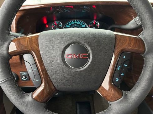 New 2026 GMC Savana 2500 w/ Driver Convenience Package RWD image 34
