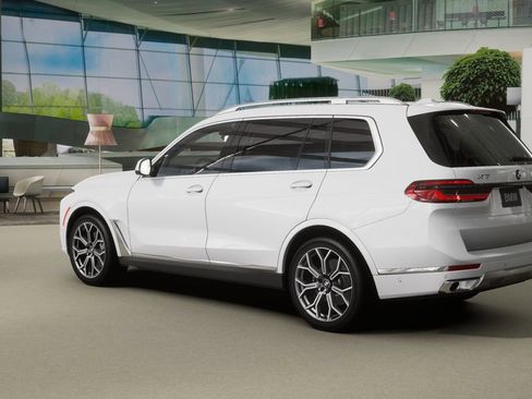 Used 2026 BMW X7 xDrive40i w/ Premium Package image 29