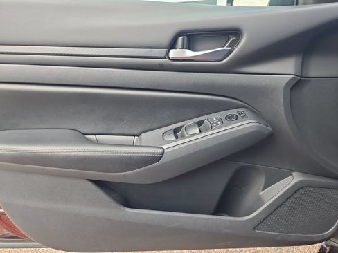 Certified 2024 Nissan Altima 2.5 SV FWD image 25