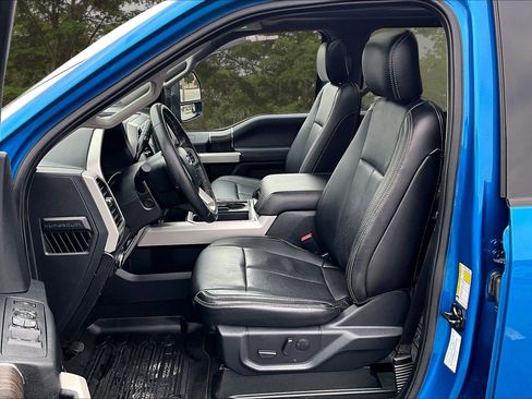 Certified 2020 Ford F350 Lariat image 22