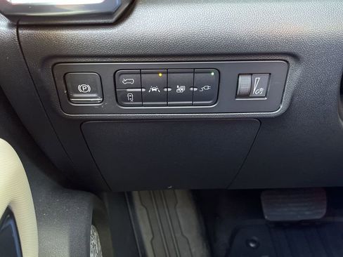 New 2026 GMC Hummer EV SUV w/ LPO, Roof Cross Rail Package AWD/4WD image 17
