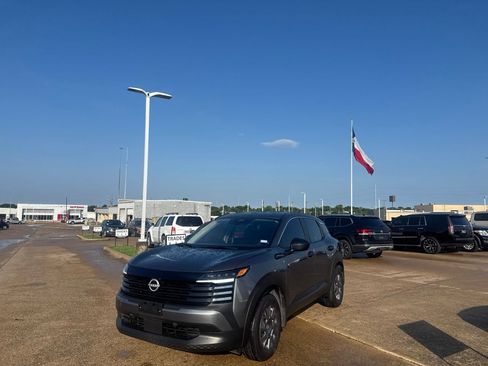 Used 2026 Nissan Kicks S FWD image 7