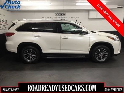 Used 2019 Toyota Highlander XLE w/ Carpet Mat Package (TMS)