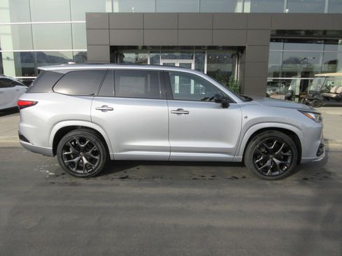 New 2025 Lexus TX 500h AWD image 8