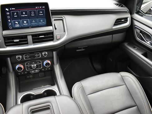 Used 2023 GMC Yukon SLT image 36