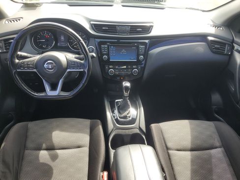 Used 2017 Nissan Rogue Sport SV w/ SV Premium Package AWD/4WD image 13