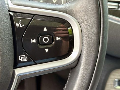 Used 2022 Volvo XC90 T6 Inscription w/ Climate Package image 19