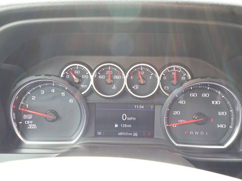 Used 2021 Chevrolet Silverado 1500 LT Trail Boss w/ Convenience Package II image 21