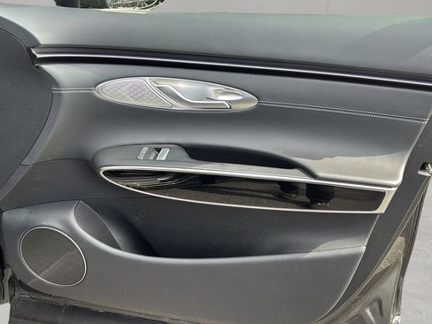 Certified 2026 Genesis GV70 2.5T AWD/4WD image 33