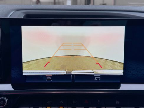 Used 2023 GMC Sierra 1500 Elevation image 17