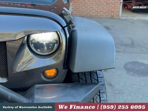 Used 2014 Jeep Wrangler Unlimited Rubicon AWD/4WD image 9
