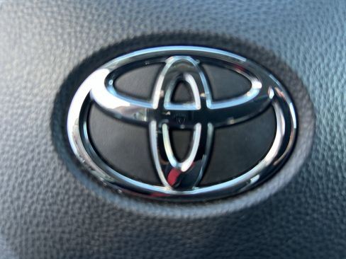 Certified 2022 Toyota RAV4 XLE image 27