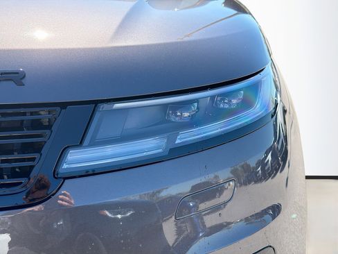 New 2026 Land Rover Range Rover Sport SE image 9