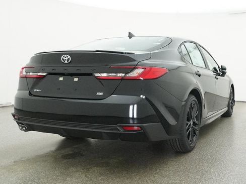 Used 2026 Toyota Camry SE image 27