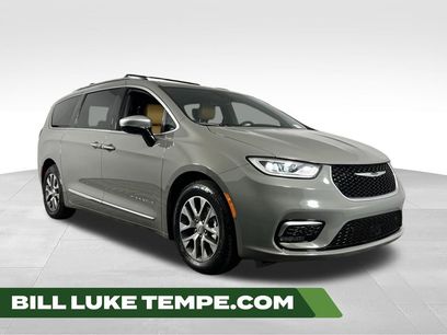 Used 2023 Chrysler Pacifica Pinnacle