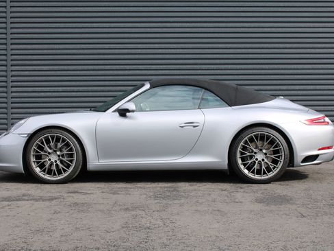 Used 2017 Porsche 911 Carrera image 2