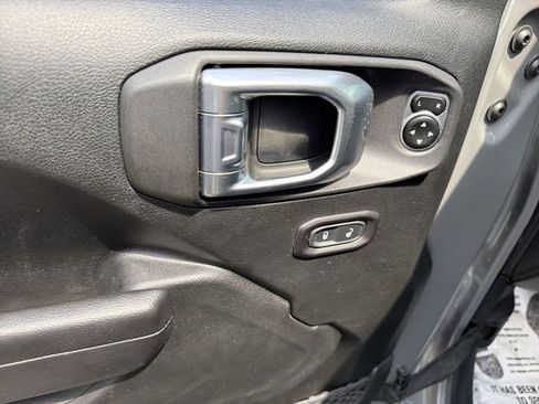 Used 2019 Jeep Wrangler Unlimited Rubicon AWD/4WD image 15