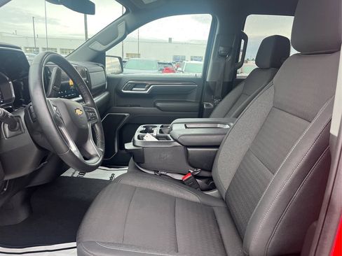 Used 2025 Chevrolet Silverado 1500 LT AWD/4WD image 19