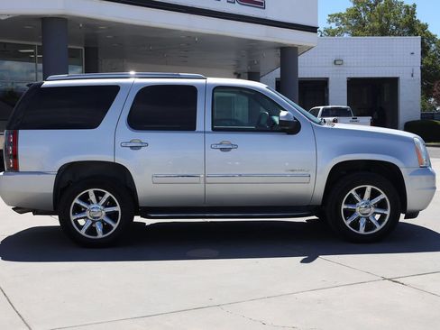 Used 2011 GMC Yukon Denali AWD/4WD image 7