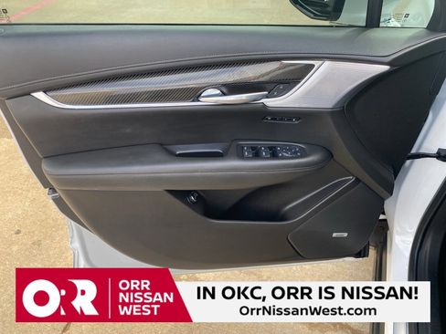 Used 2023 Cadillac XT6 Sport image 13