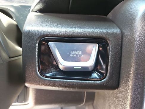 Used 2025 GMC Yukon Denali AWD/4WD image 16