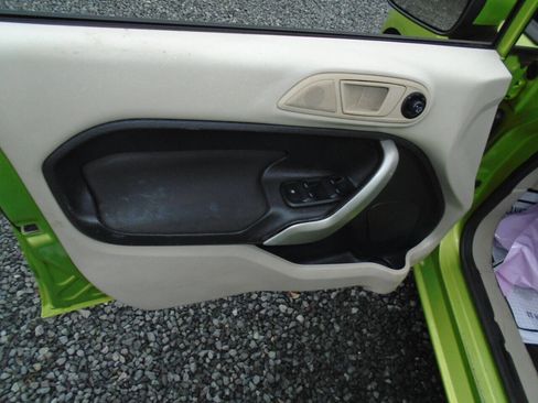 Used 2011 Ford Fiesta SE w/ 201A Rapid Spec Order Code image 21