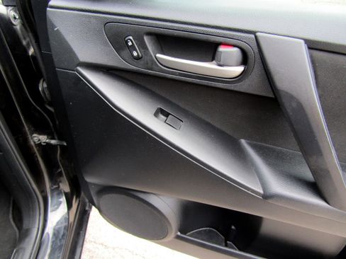 Used 2012 MAZDA MAZDA3 i Touring image 32