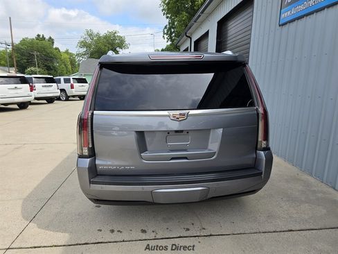 Used 2019 Cadillac Escalade Premium Luxury RWD image 21