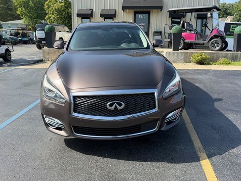 Used 2015 INFINITI Q70 3.7 w/ Deluxe Touring Package AWD/4WD image 8
