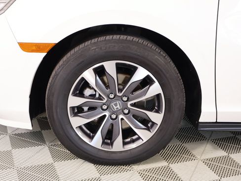 Used 2024 Honda Odyssey EX-L image 18