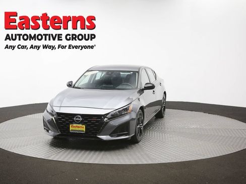 Used 2023 Nissan Altima 2.5 SR FWD image 53