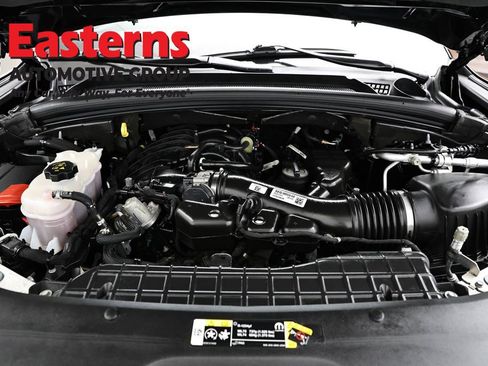 Used 2023 Jeep Grand Cherokee Limited w/ Black Appearance Package AWD/4WD image 7