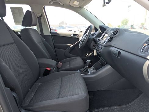 Used 2017 Volkswagen Tiguan S AWD/4WD image 30