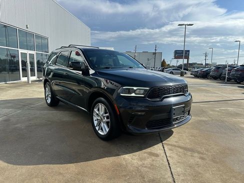 Used 2023 Dodge Durango GT image 3