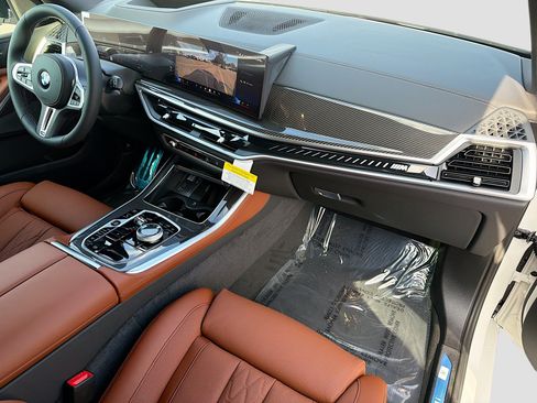 New 2026 BMW X5 M60i image 14