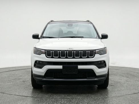Used 2025 Jeep Compass Limited image 2