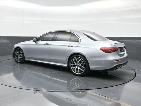 Used 2022 Mercedes-Benz E 350 Sedan image 2