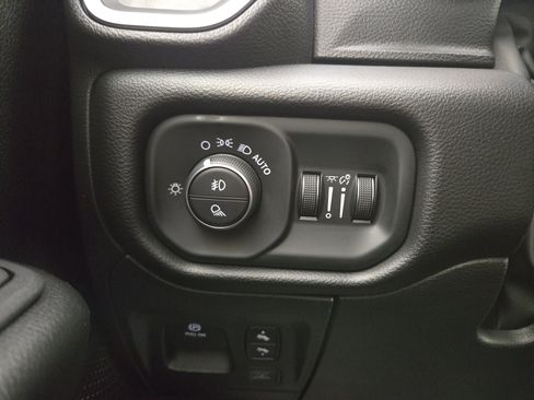 Certified 2025 RAM 1500 Big Horn AWD/4WD image 31