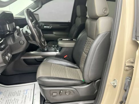 Used 2022 Chevrolet Silverado 1500 ZR2 w/ Technology Package AWD/4WD image 15